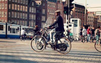 Renversés par un véhicule à moteur : piéton, cycliste, quels sont vos droits ?